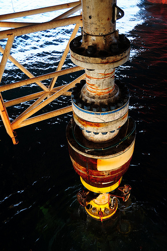 Deepwater Horizon BOP extraction